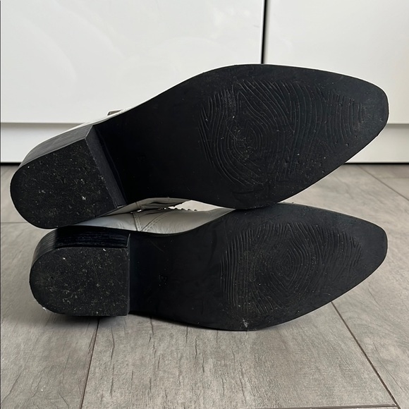 VINTAGE7 White Leather Silver Studded Cowboy Ankle Boots, Size 8 - Picture 11 of 12